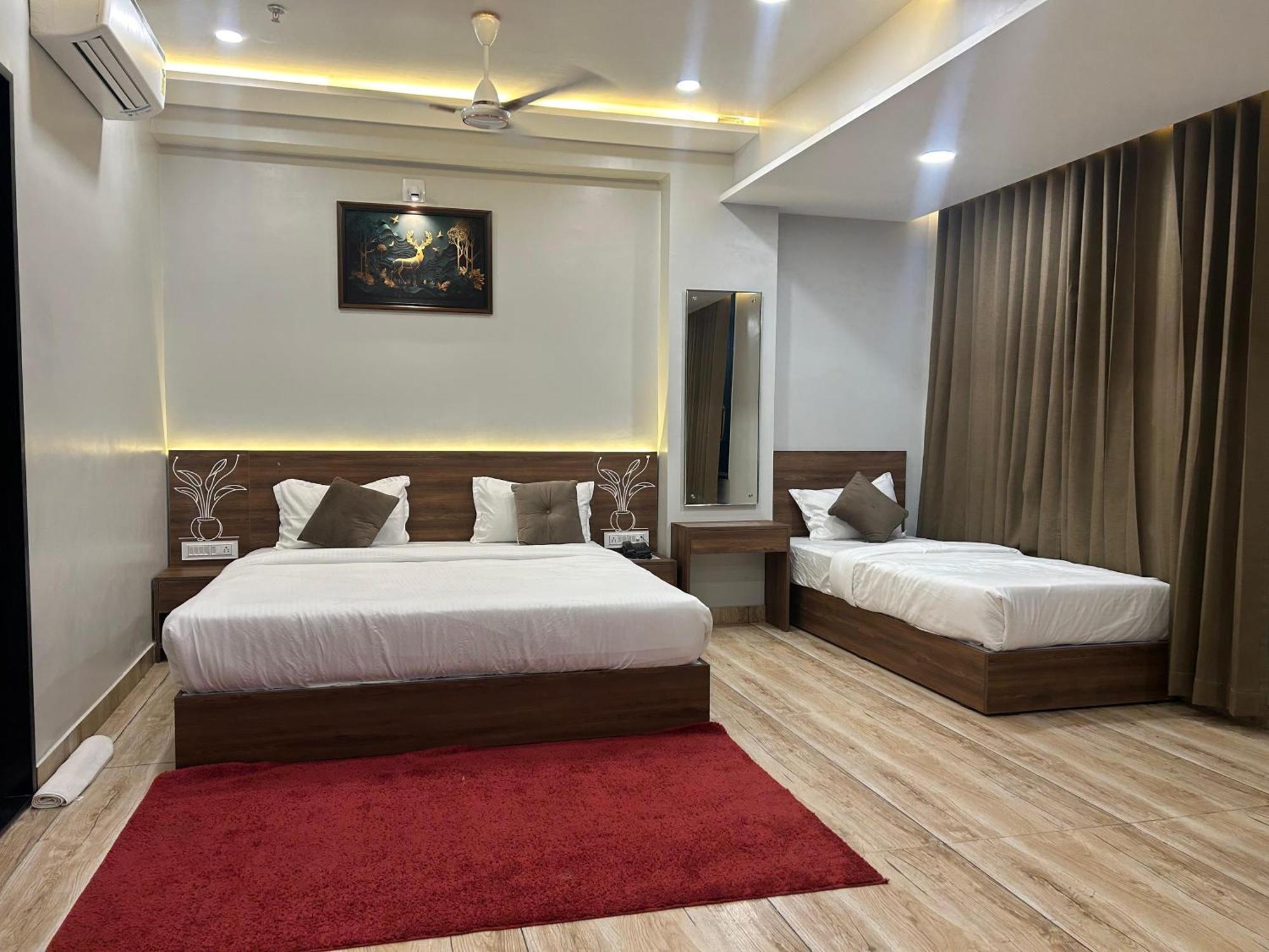 Hotel Holiday Icon Дварка Екстер'єр фото