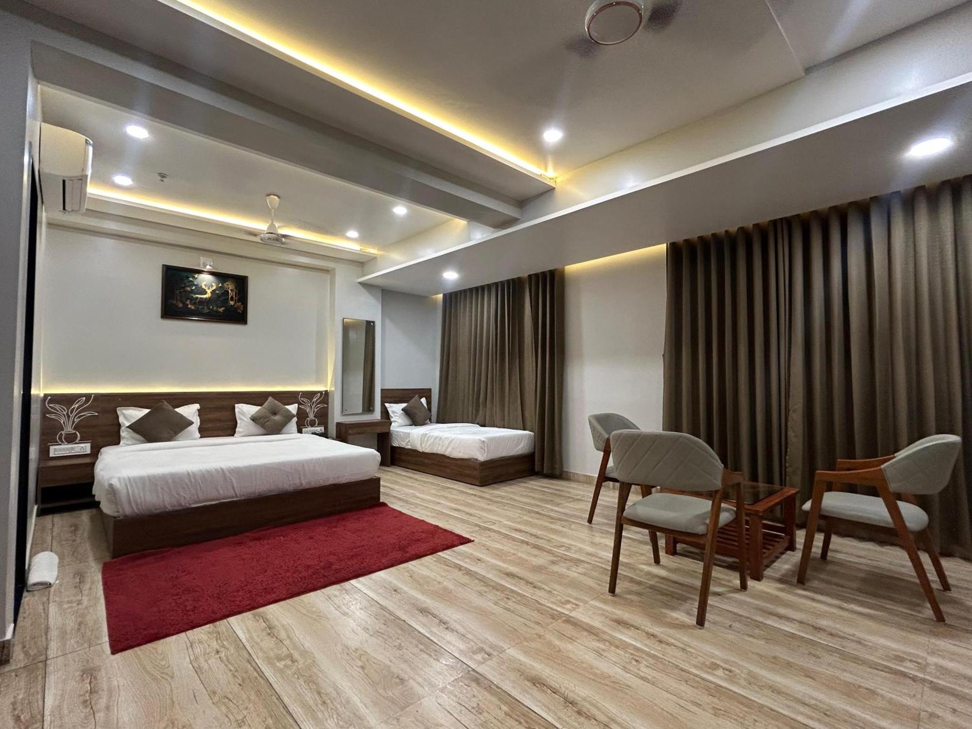 Hotel Holiday Icon Дварка Екстер'єр фото